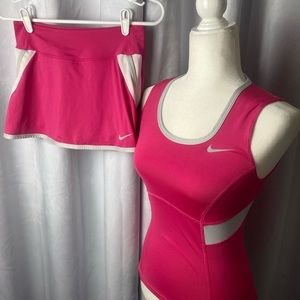 NIKE 2 piece tennis outfit.